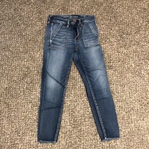 American eagle cropped jeans. Size 8 stretch